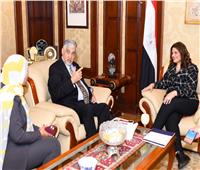 وزيرة الهجرة تستقبل خبيراً مصرياً في مجال البترول والآبار