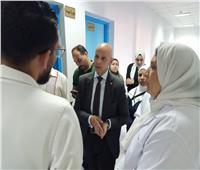 وكيل «صحة الشرقية» يطمئن على حالات النزلات المعوية بمستشفى الحسينية