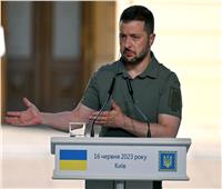 زيلينسكي: الفوضى تعم روسيا ويجب سحب قواتها من أوكرانيا