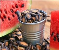 «بلاش ترميها» فوائد صحية لتناول بذور البطيخ