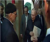 هدية.. بوتين يتلقى نسخة من القرآن في «دربند الروسية»