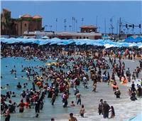 شواطئ وحدائق الإسكندرية تشهد إقبالًا كثيفا خلال ثاني أيام عيد الأضحى 