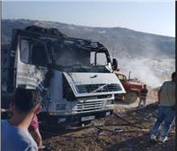 مُستوطنون إسرائيليون يحرقون مُنتزهًا فلسطينيًا وآخرون يقتلعون أشجارًا جنوب الضفة 