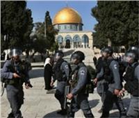 عشرات المستوطنين يقتحمون «الأقصى» بحماية شرطة الاحتلال الإسرائيلي
