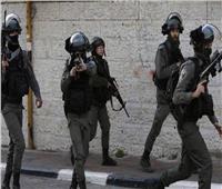 مُستوطن يصيب شابًا فلسطينيًا بالرصاص بالضفة الغربية المُحتلة