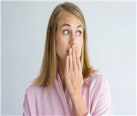 القرنفل والبقدونس الأبرز.. 5 علاجات طبيعية للتخلص من رائحة الفم الكريهة