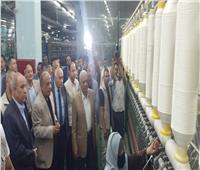وزير قطاع الأعمال يتفقد مصنع مصر إيران للغزل والنسيج