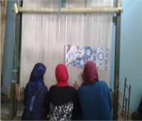 فتيات مصنع أبيس ينتجن أجود أنواع السجاد اليدوى بالإسكندرية