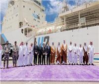 وزير الطاقة والاستثمار السعوديان يزوران ناقلة الهيدروجين اليابانية الأولى عالمياً بميناء جدة 