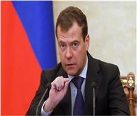 «مدفيديف» يحث روسيا على ضرب أهداف غير متوقعة في أوكرانيا 