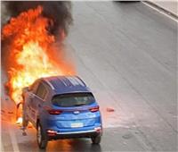 الحماية المدنية تسيطر علي حريق داخل سيارة ملاكي بكرداسة
