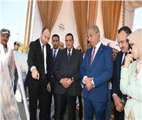 وزير التنمية المحلية ومحافظ الفيوم يتفقدان أعمال رصف طريق "الجناين" أبشواي / جبل سعد 