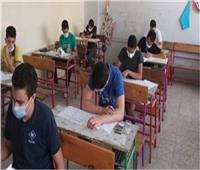 طلاب الشهادة الإعدادية يواصلون أداء امتحانات الدور الثاني بمدارس القاهرة