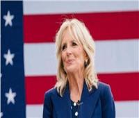 قرينة الرئيس الأمريكي تشارك في حدث رفع علم أمريكا في اليونسكو بعد عودة عضويتها