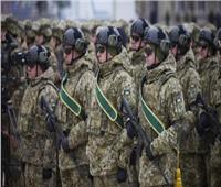 إعلام غربي: بريطانيا تدرب 2000 جندي أوكراني في "معسكر مغلق"