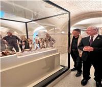 رئيس جامعة المنيا يزور متحف المصريات ببرلين