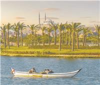 تُبهر السوشيال ميديا| صورة لوحة فنية لبحيرة عين الصيرة بعد أن تحولت لمنظر جمالي
