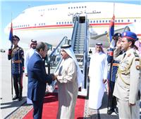 الرئيس السيسي يودع ملك البحرين لدى مغادرته مدينة العلمين.. صور