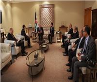 الملك عبد الله لرئيس الوزراء: حريصون على تطوير وتعزيز العلاقات مع مصر