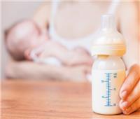 يعالج الأكزيما والالتهابات.. تأثير سحري لحليب الأم على بشرة الرضع