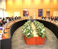 وزير الطيران المدنى يعقد اجتماعًا موسعًا بمقر العاصمة الإدارية