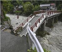نحو ألفي محاصر و50 مصابا و400 أمر إجلاء بسبب إعصار "لان" باليابان 