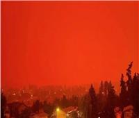 حرائق الغابات.. سماء كندا تتحول إلى اللون الأحمر والسلطات تخلي المنطقة