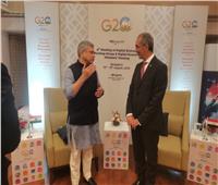 وزير الاتصالات يلتقي نظيره الهندي لبحث تعزيز التعاون المشترك