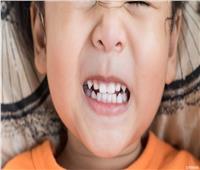 للأمهات| أسباب جز الأسنان عند الأطفال وكيفية التعامل معه