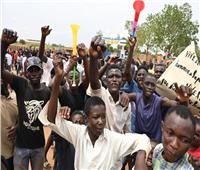 آلاف النيجريين يتظاهرون في نيامي دعمًا للمجلس العسكري