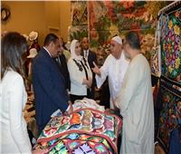 وزيرا التنمية المحلية والتضامن يفتتحان معرض «أيادي مصر» للحرف اليدوية