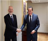 وزير الصحة يستقبل السفير اليوناني لدى مصر لبحث سبل التعاون 