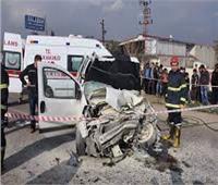 مصرع وإصابة 49 شخصًا في حادث سير جنوب غربي تركيا