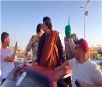 شبيه معمر القذافي يشعل الشوارع الليبية