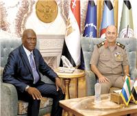 رئيس الأركان يلتقى نائب وزير دفاع سيراليون