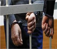 حبس مالك صيدليات هارب من 215 سنة سجن بالقاهرة 