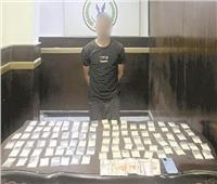 ضبط 6 متهمين وبحوزتهم ٨ كيلو مخدرات