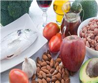 استشاري التغذية العلاجية يحدد نظام غذائي لمرضى الكوليسترول