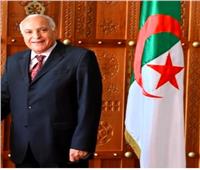 وزير الخارجية الجزائري يبحث مع وفد أمريكي رفيع المستوى تطورات الوضع في النيجر وليبيا