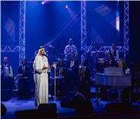 حسين الجسمي يتألق في حفل بمقاييس عالمية بأبو ظبي