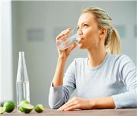 هل يساعد شرب الماء على إنقاص الوزن؟ وما تأثيره على الجسم؟
