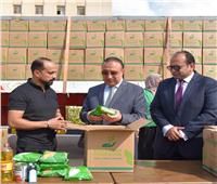 محافظ الإسكندرية يتفقد قافلة بنك الطعام لدعم أهالي بشاير الخير