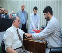 «المحامين تنظم حملة للتبرع بالدم.. وعلام أول المتبرعين دعمًا لفلسطين