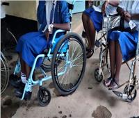 مرض غامض يصيب 100 فتاة بالشلل في كينيا
