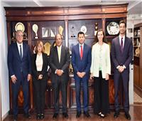 وزارة الرياضة توقع برتوكول تعاون مع الجامعة البريطانية في مصر