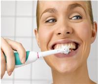 طبيب: عادة خاطئة وشائعة ينبغي تجنبها عند تنظيف أسنانك!