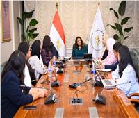 وزيرة الهجرة تختار مشروع تخرج لشابات مصريات لمكافحة الهجرة غير الشرعية           