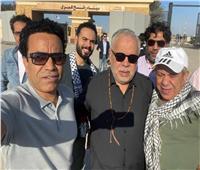 أشرف زكي وسامح حسين ومحمد محمود أمام معبر رفح دعمًا لفلسطين