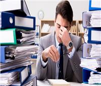 «دراسة» تكشف حقائق صادمة حول تأثير العمل على الموظف