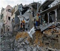 "الجارديان": سكان غزة يعيشون كابوسًا مروعًا في ظل كارثة إنسانية طاحنة